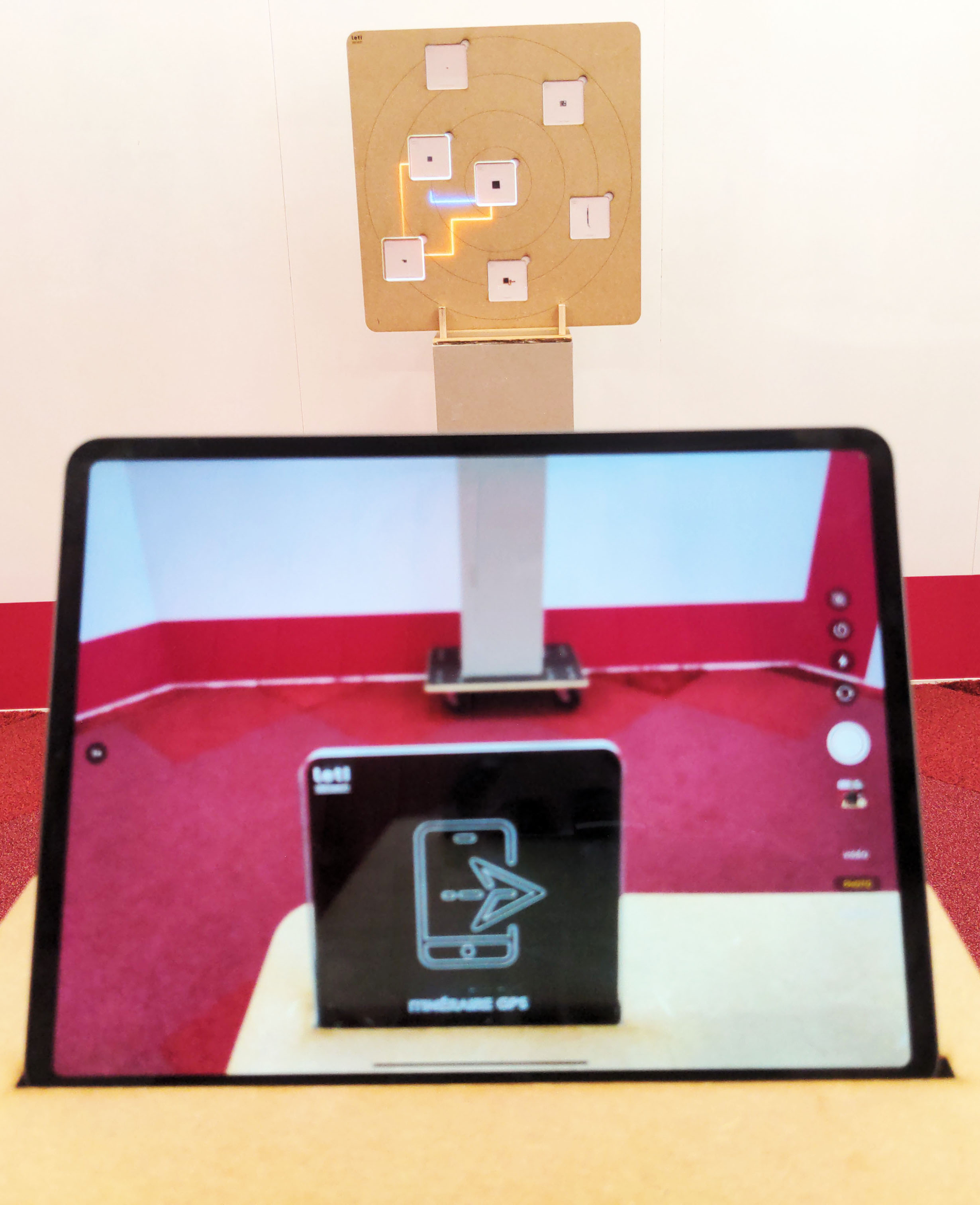 The augmented reality device explains both the components, or the functioning between them
